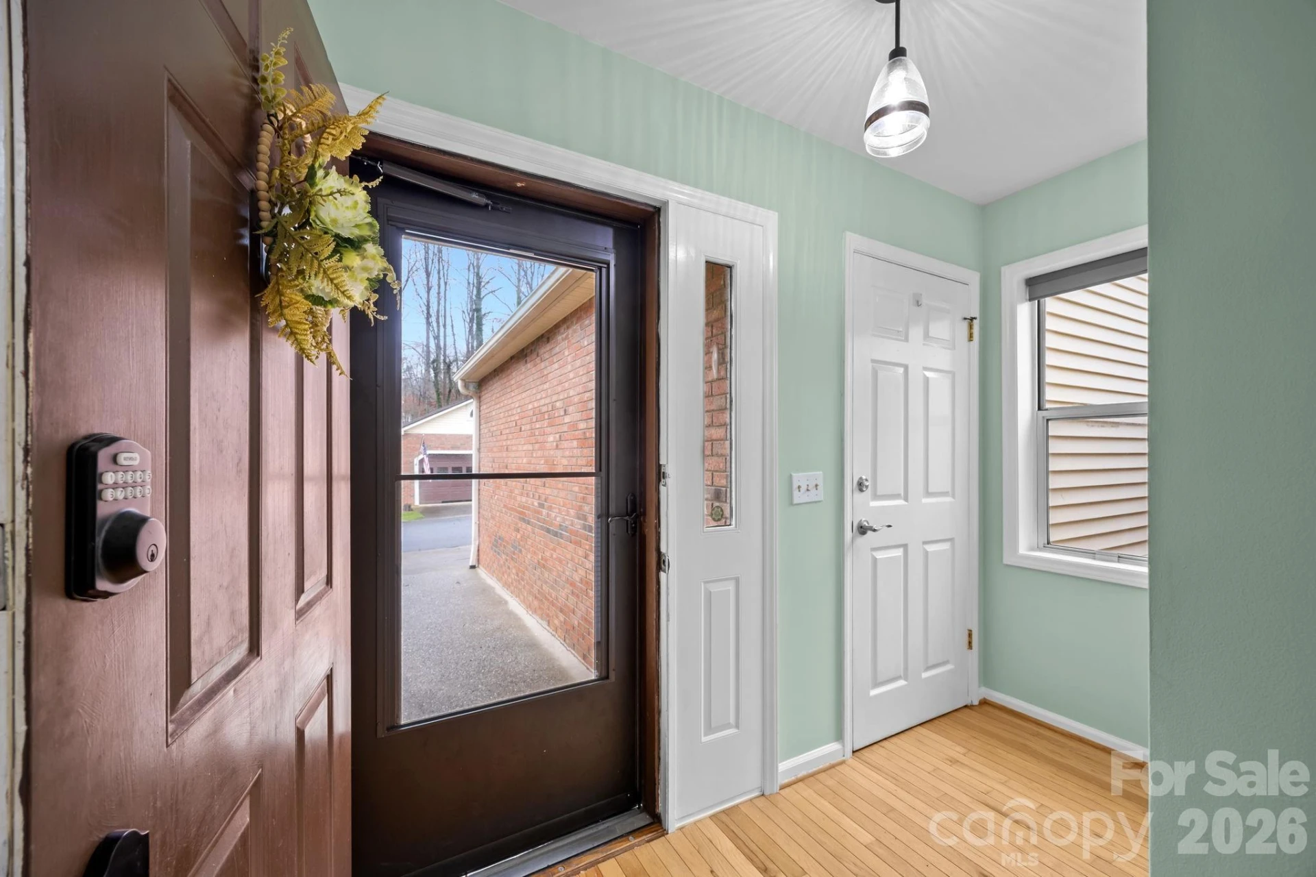 125 Exeter Court - Photo 3