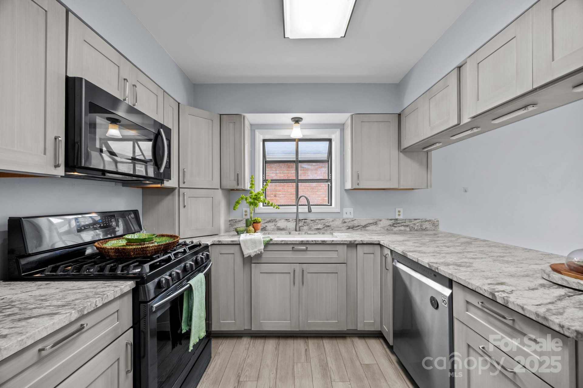 125 Exeter Court - Photo 19