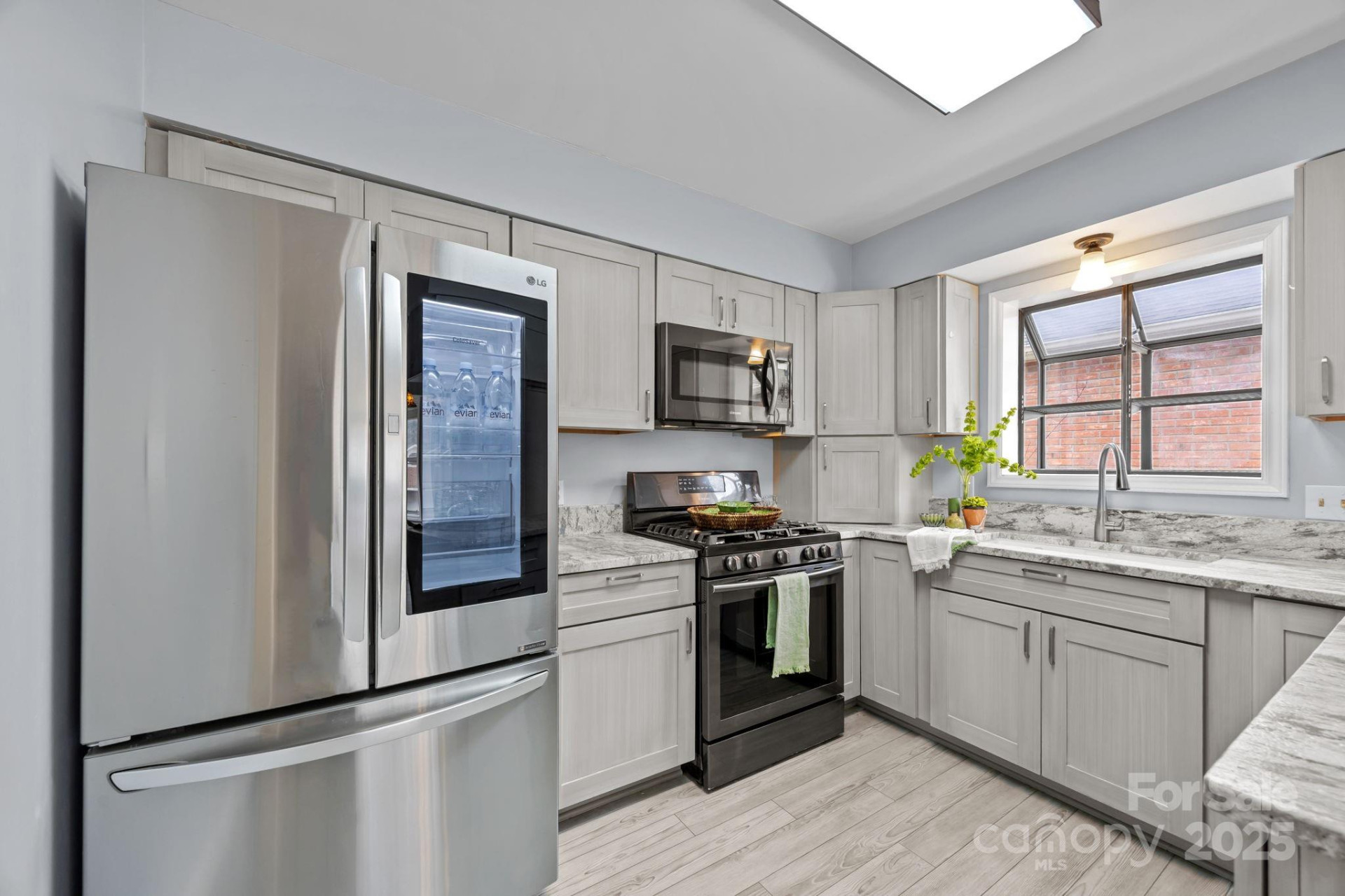 125 Exeter Court - Photo 21