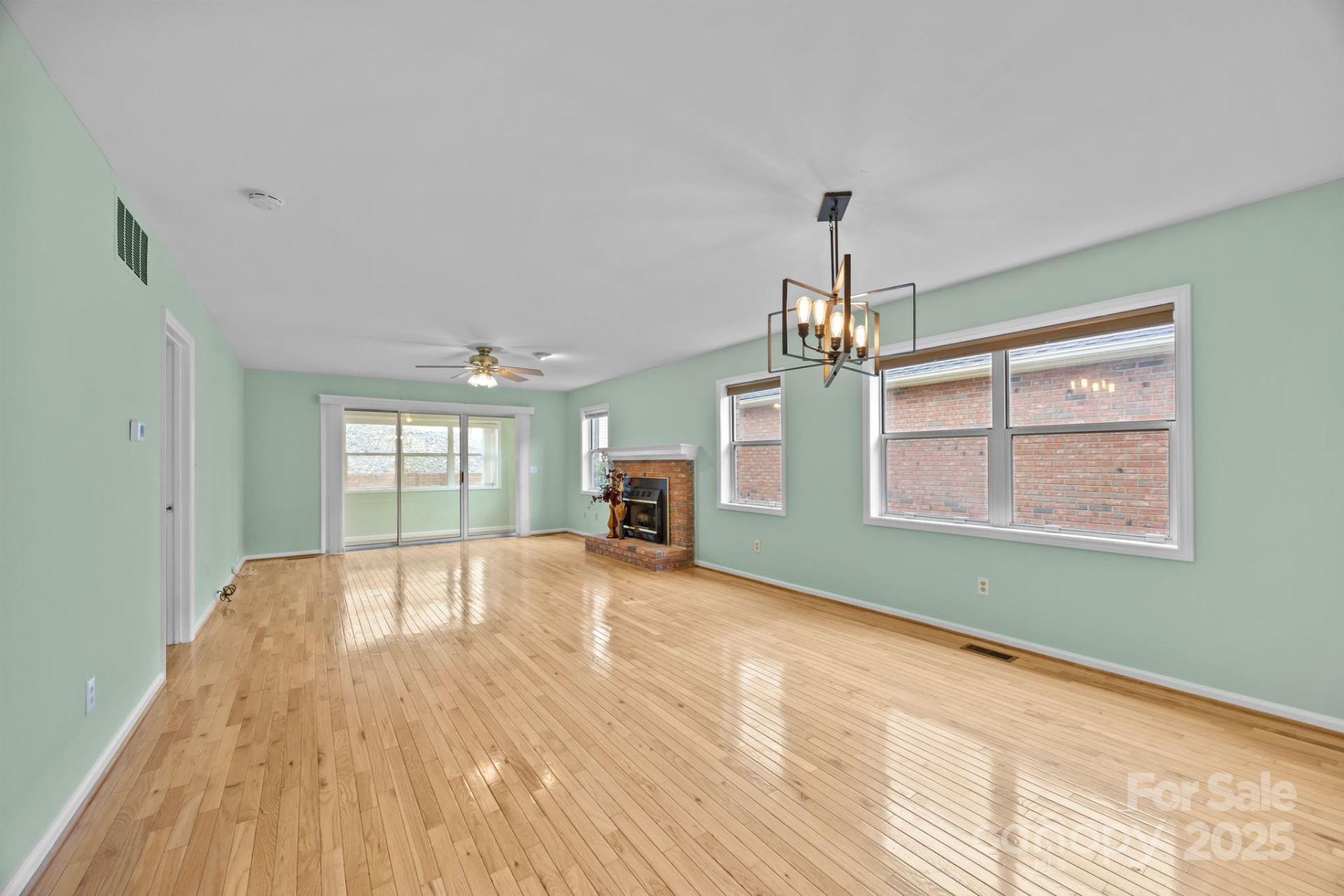 125 Exeter Court - Photo 26