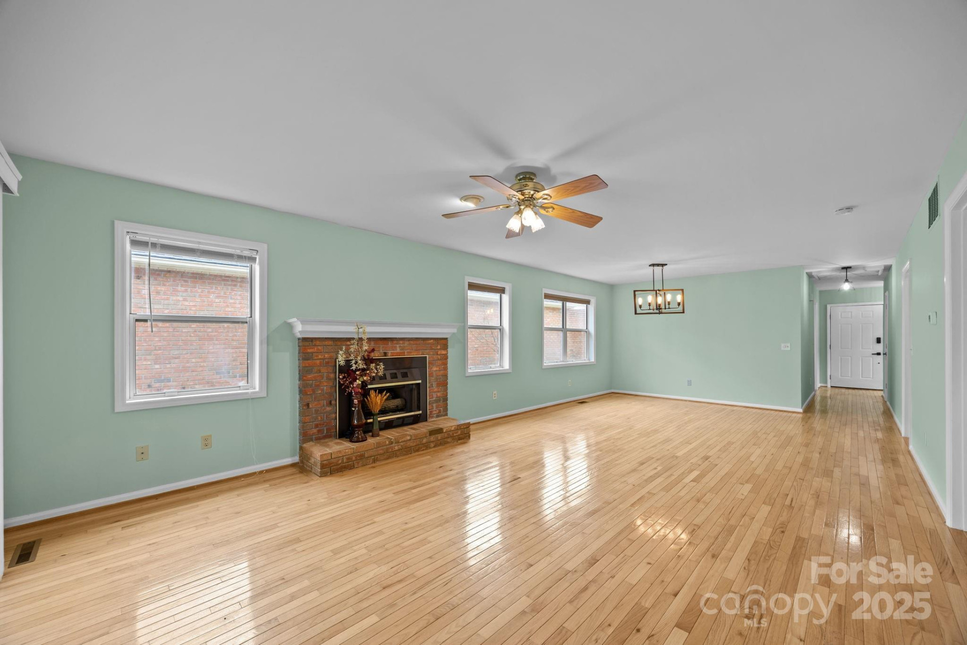 125 Exeter Court - Photo 29