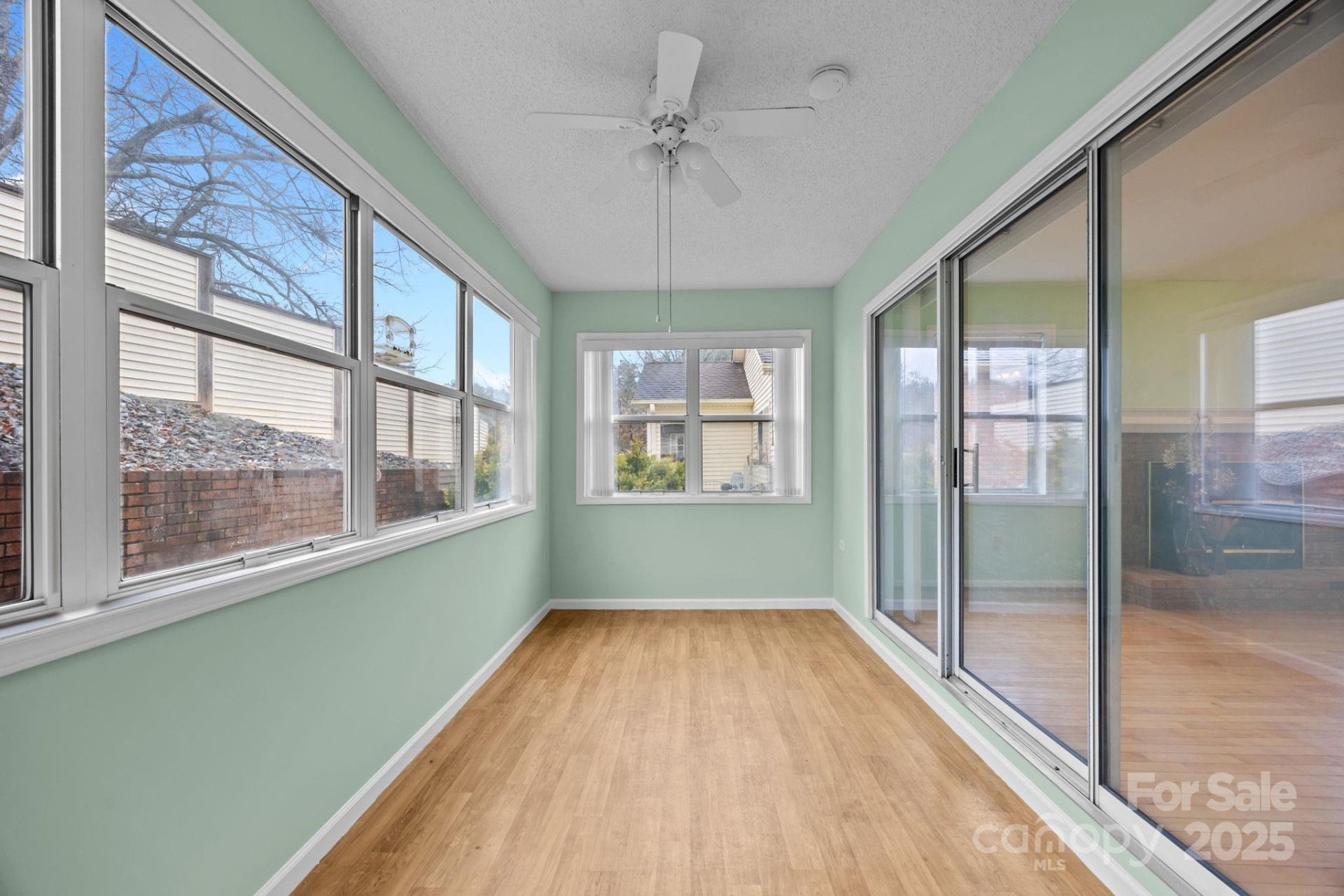 125 Exeter Court - Photo 30