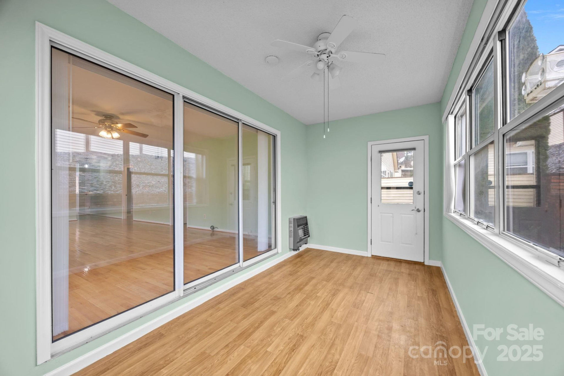 125 Exeter Court - Photo 31