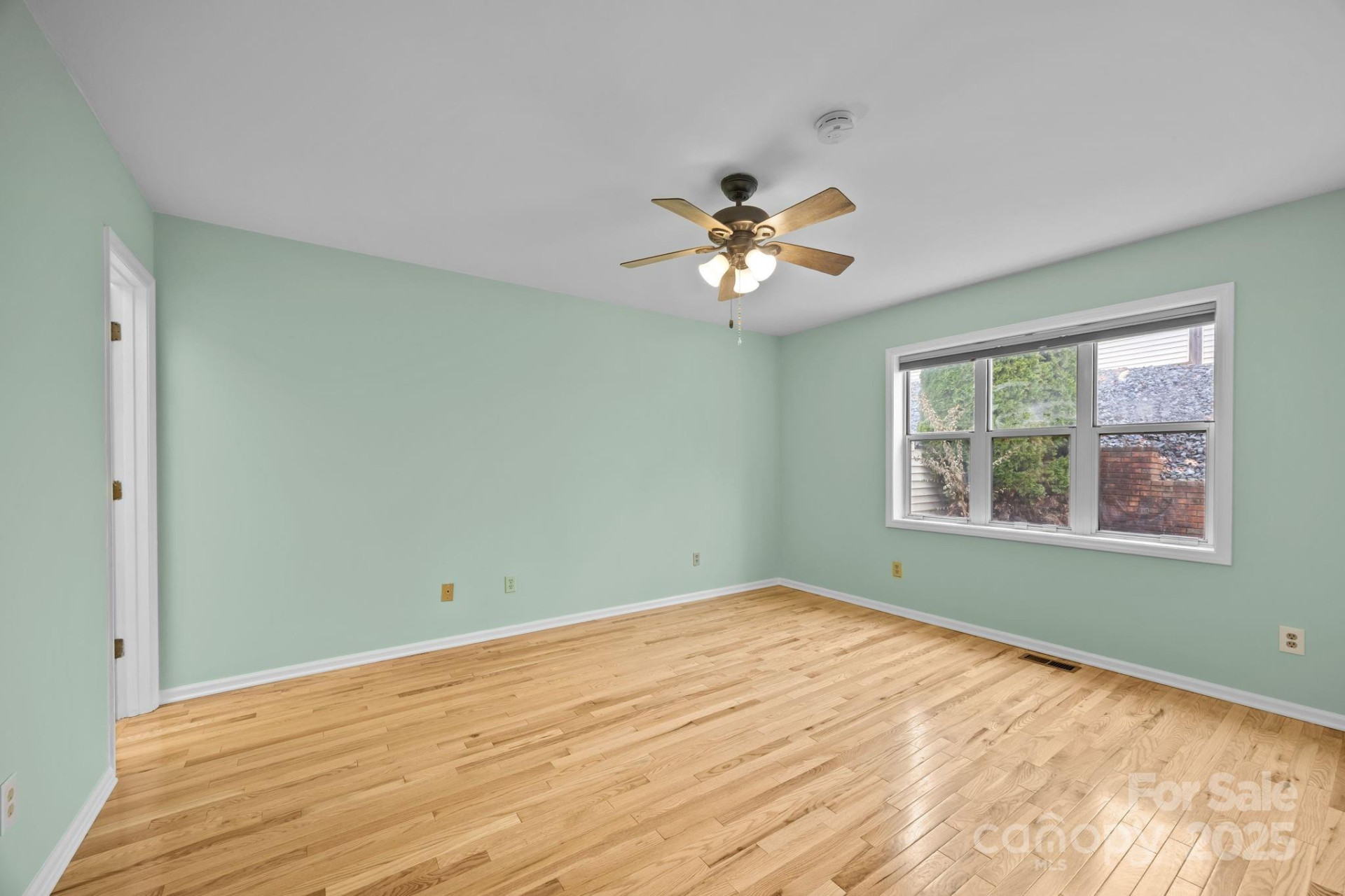 125 Exeter Court - Photo 33