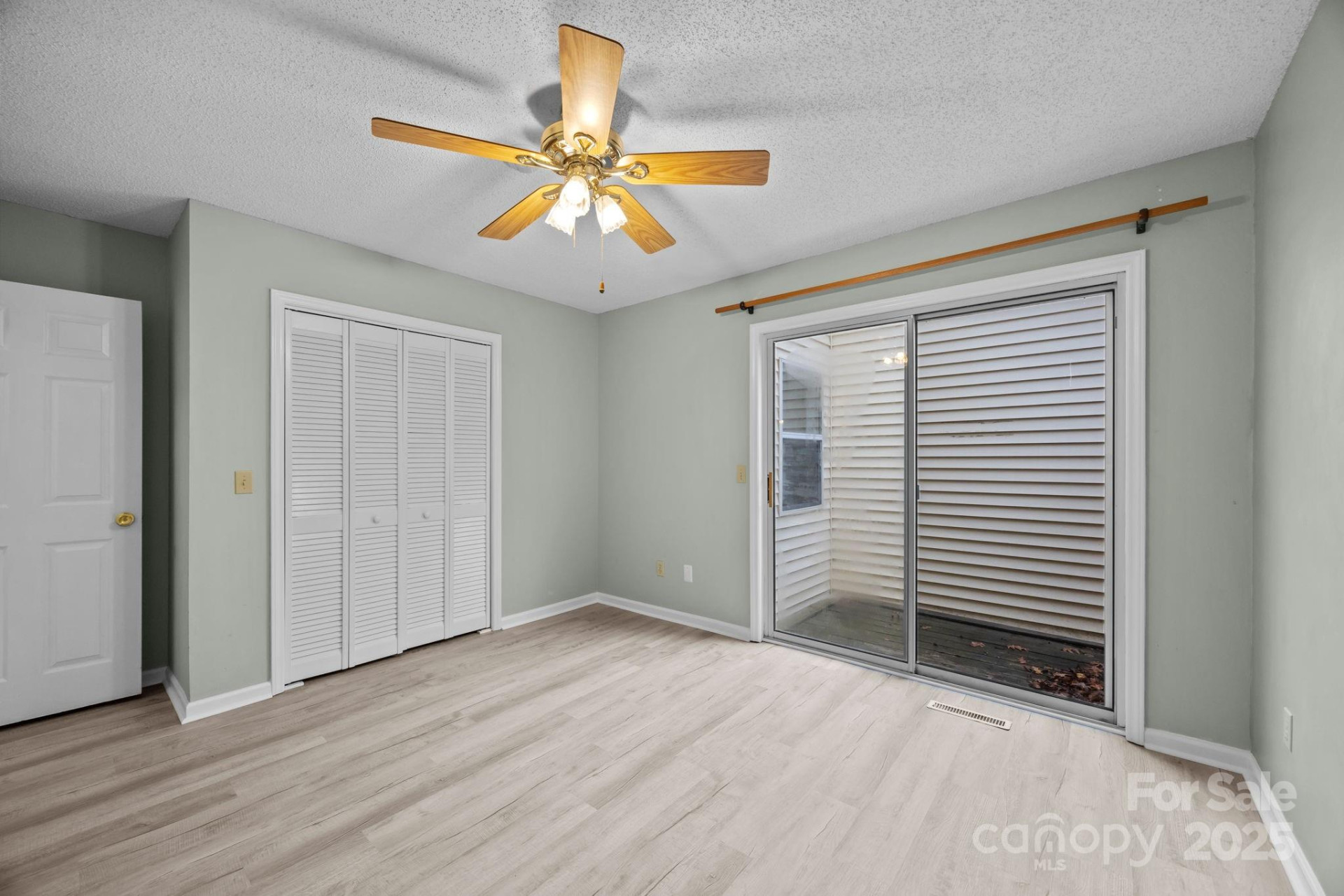 125 Exeter Court - Photo 35