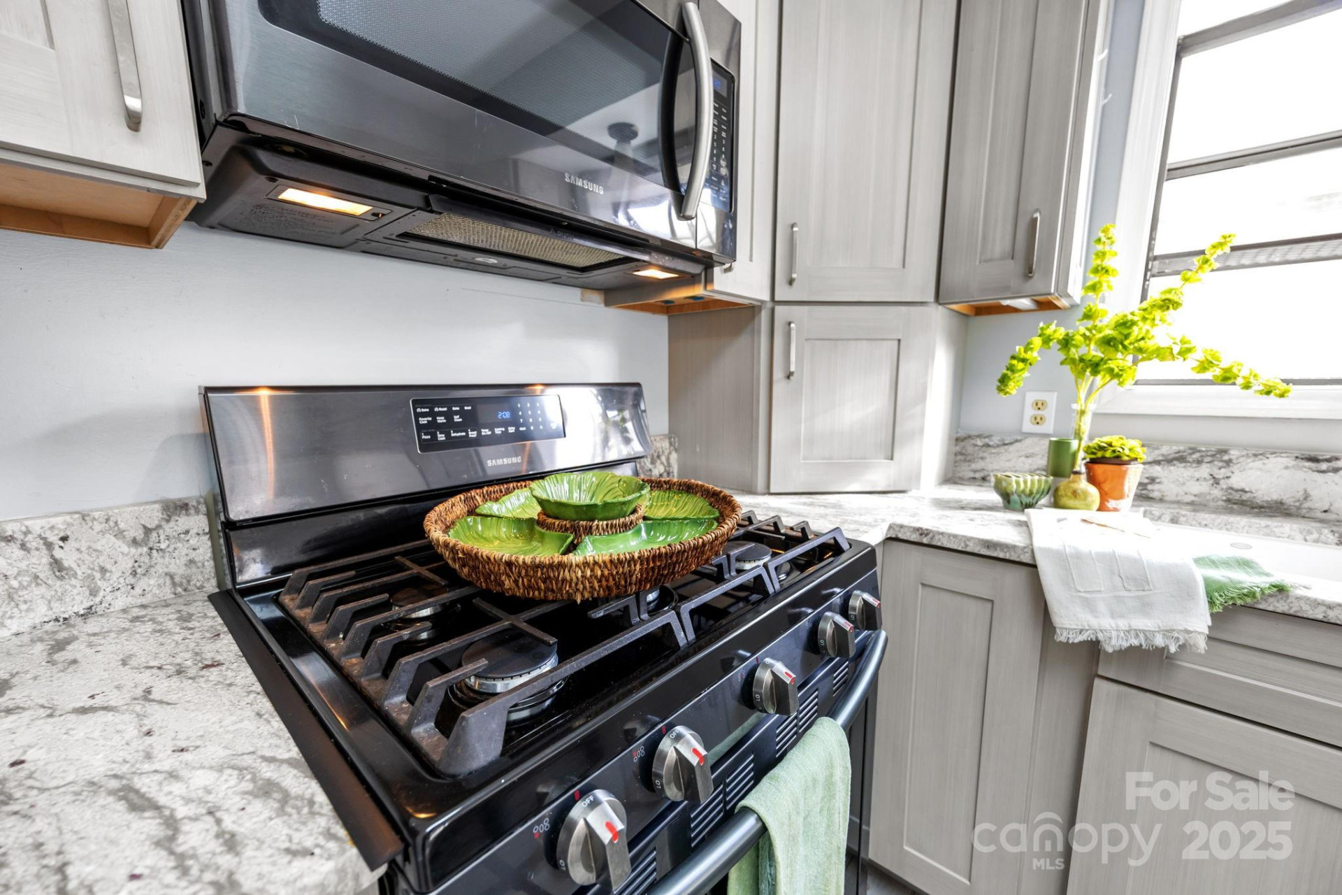 125 Exeter Court - Photo 9