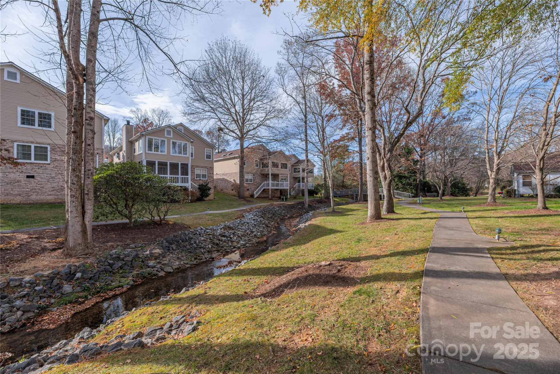 308 Somerton Court - Photo 21