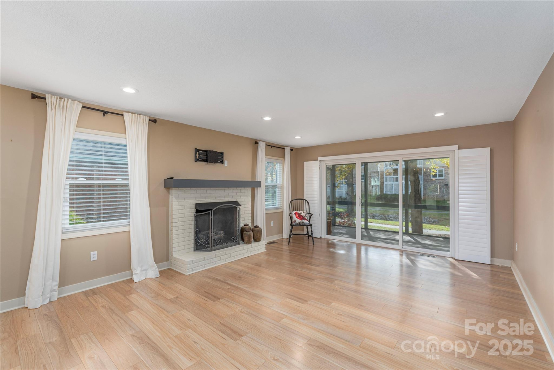 308 Somerton Court - Photo 4