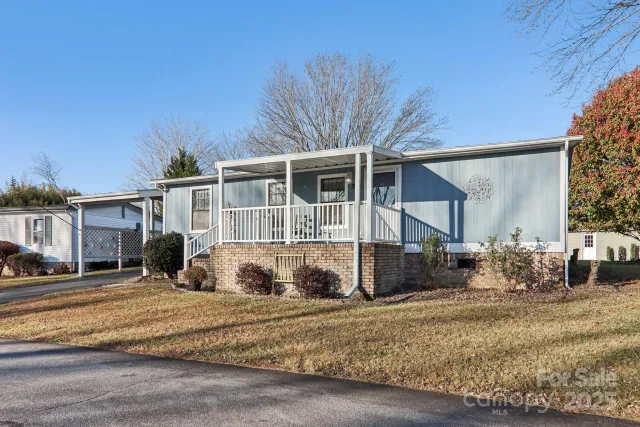 302 Meadowbrook Court
