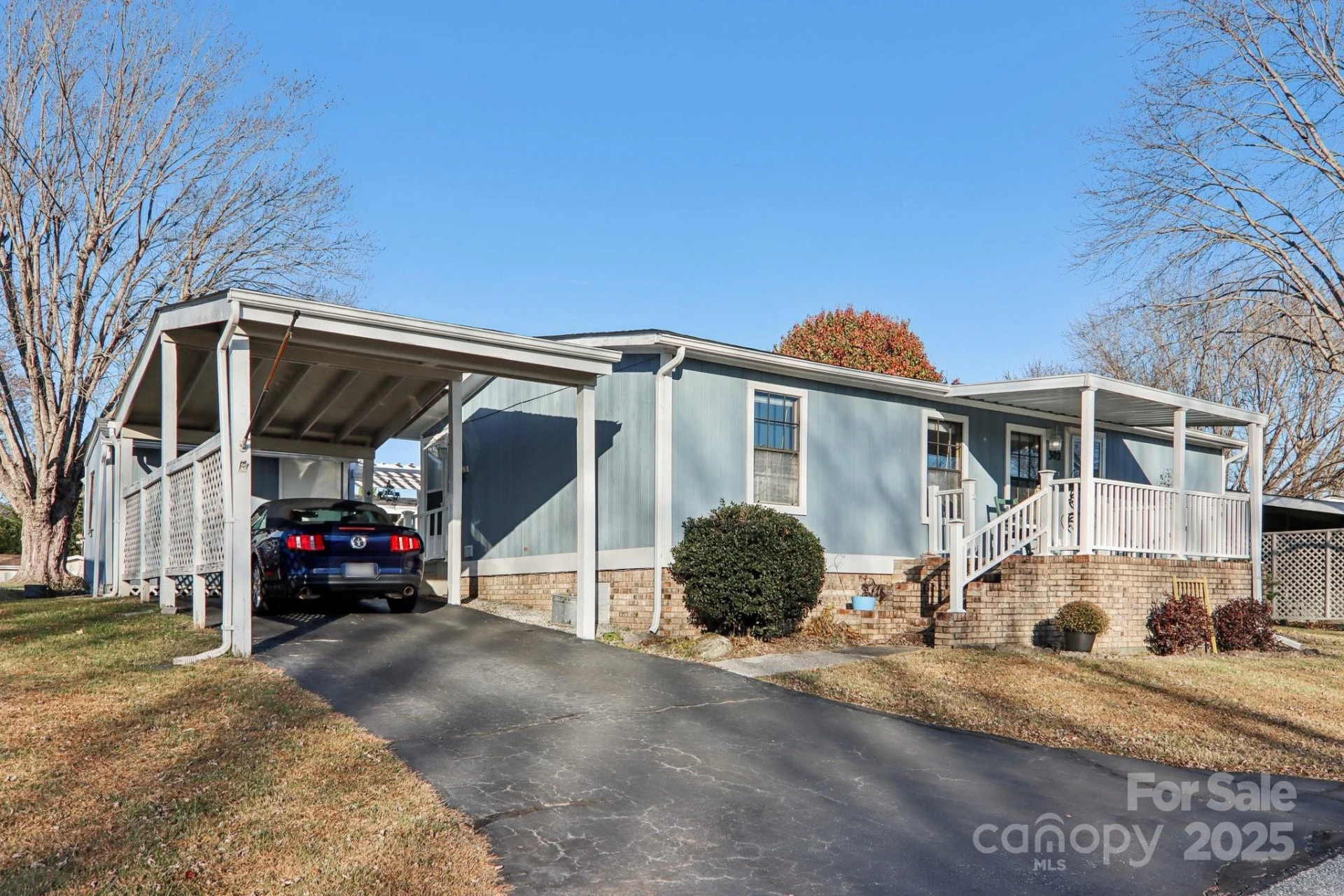 302 Meadowbrook Court - Photo 2