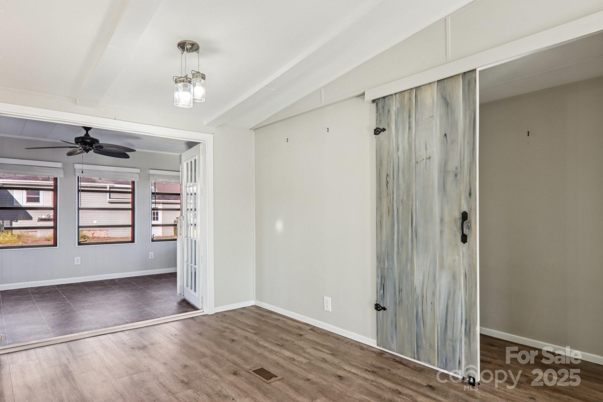 302 Meadowbrook Court - Photo 12