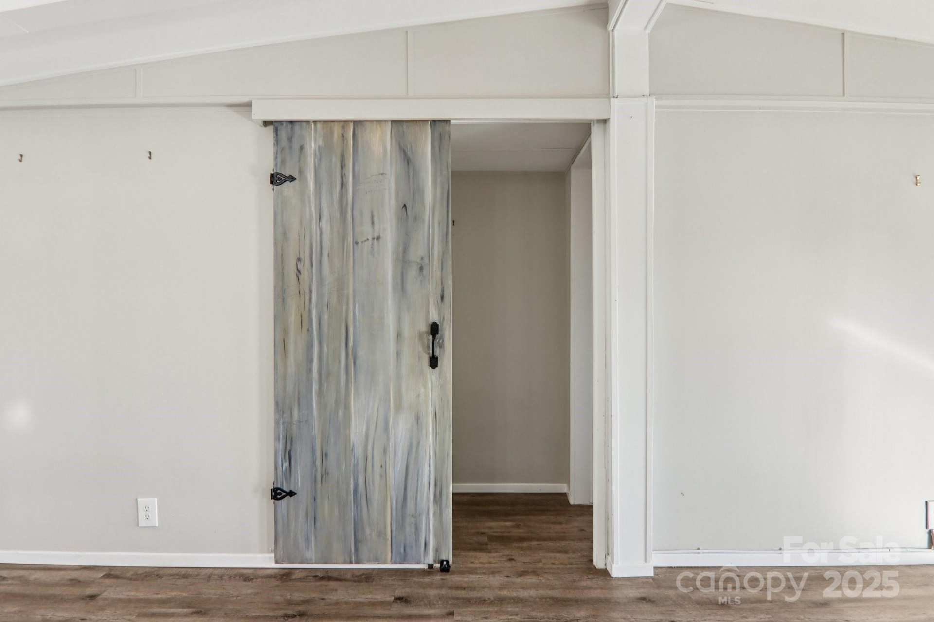 302 Meadowbrook Court - Photo 20