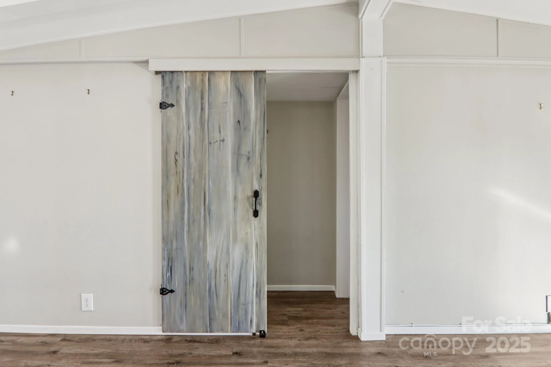 302 Meadowbrook Court - Photo 20