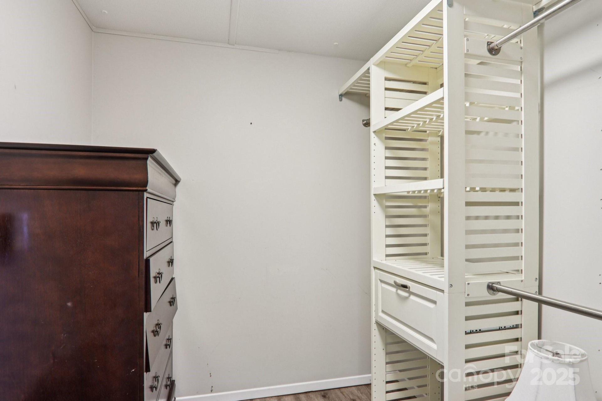 302 Meadowbrook Court - Photo 25