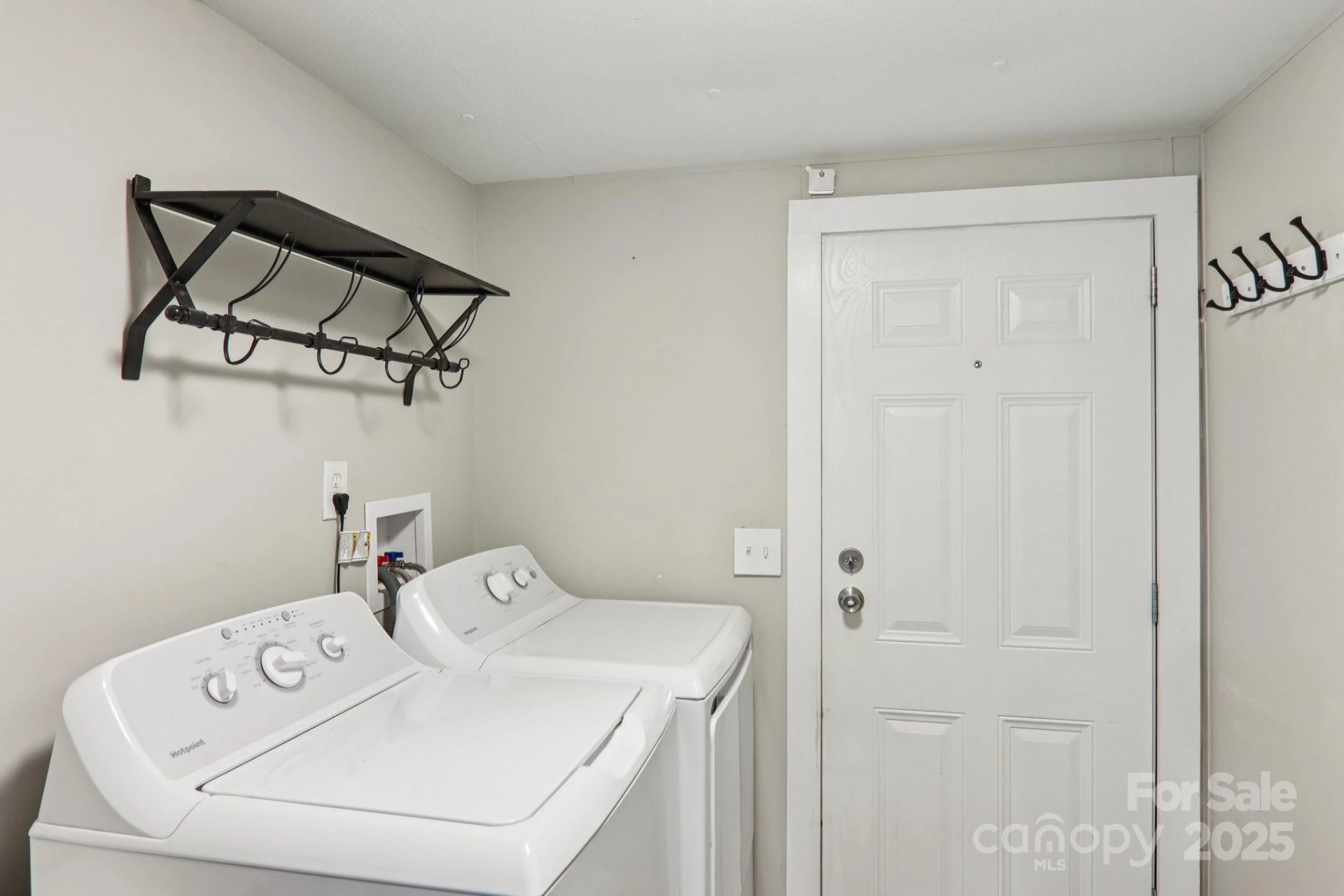 302 Meadowbrook Court - Photo 31