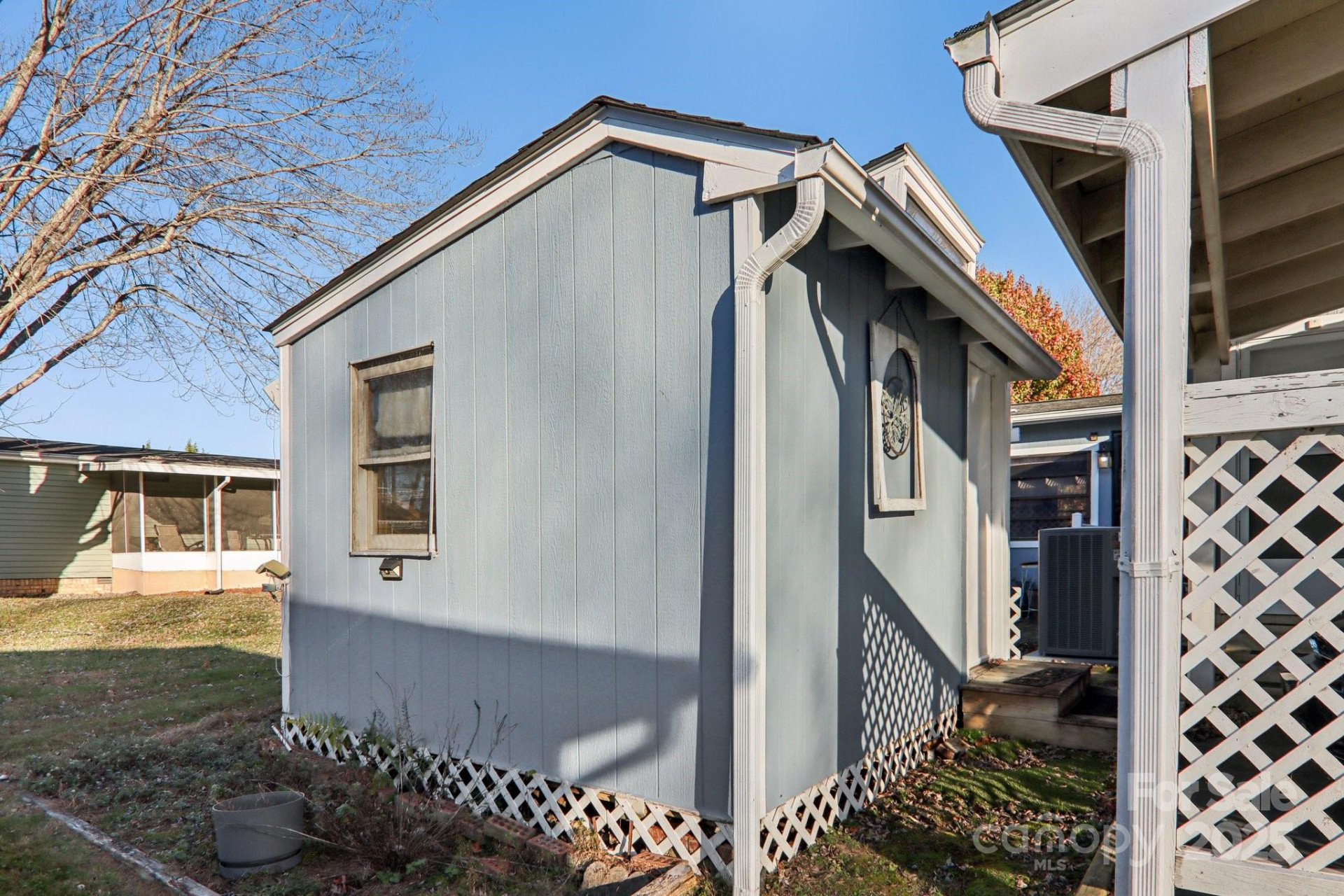 302 Meadowbrook Court - Photo 35