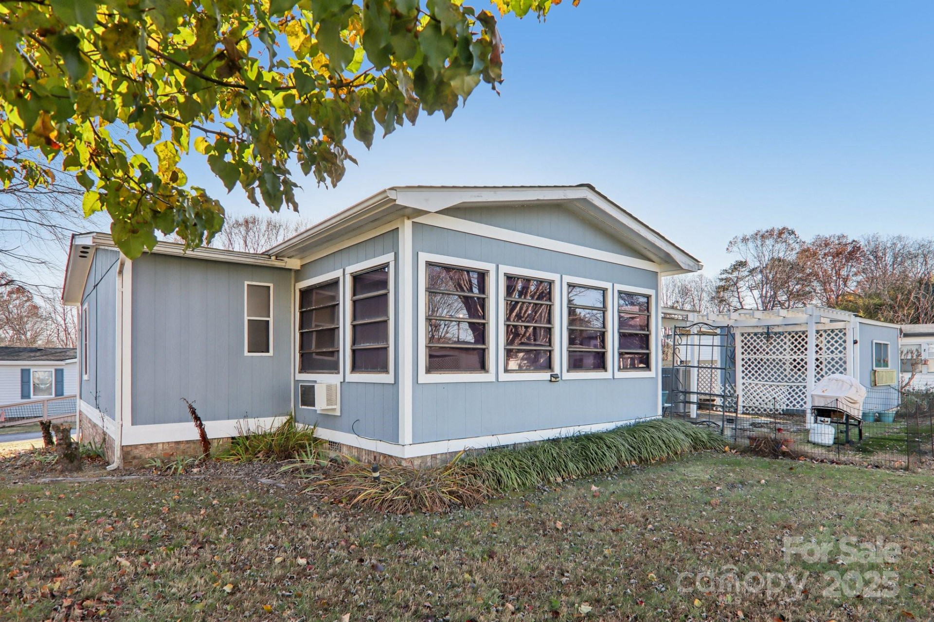 302 Meadowbrook Court - Photo 37