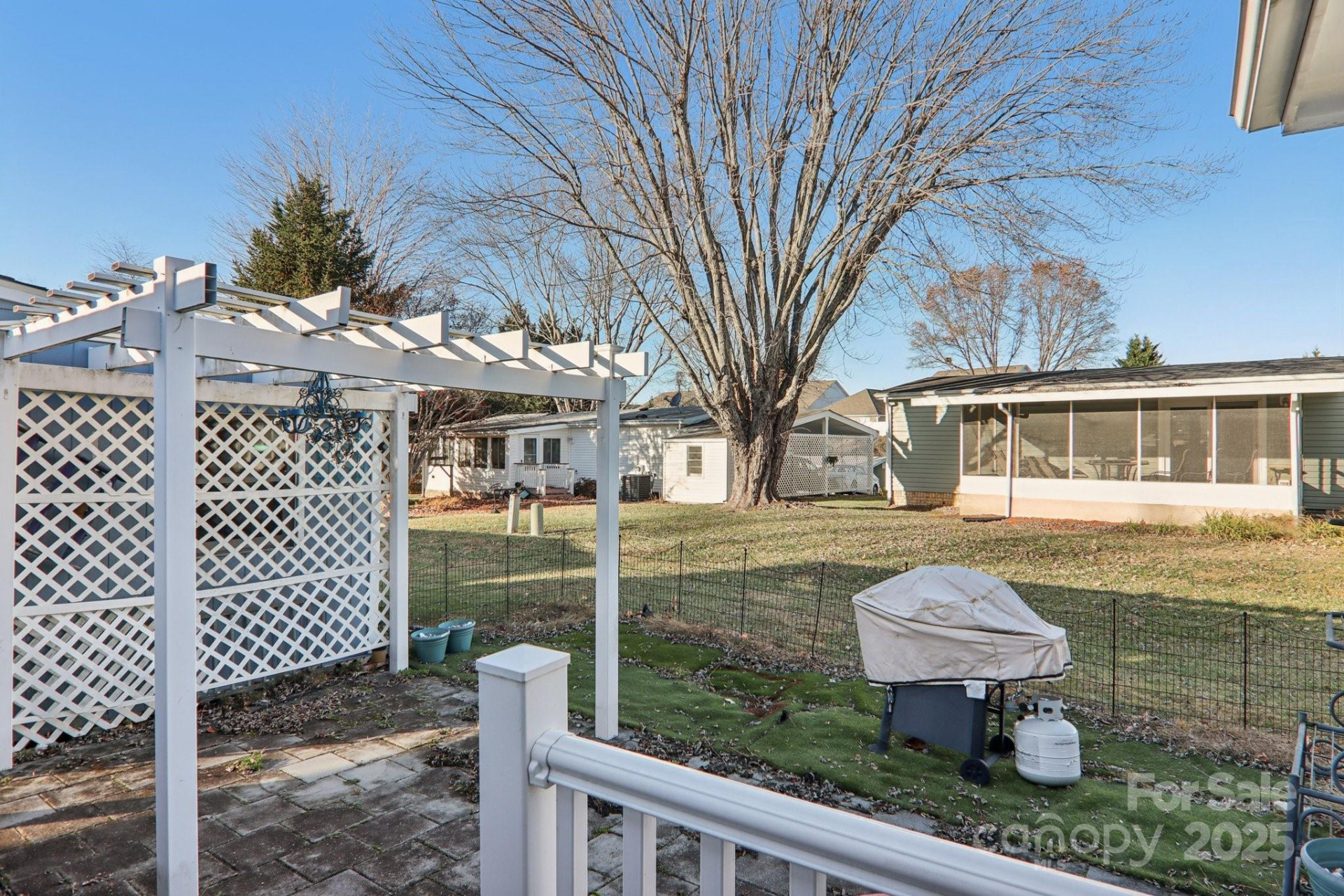 302 Meadowbrook Court - Photo 40