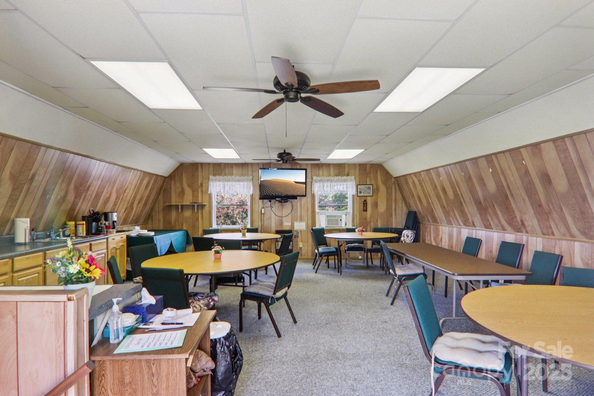 302 Meadowbrook Court - Photo 46