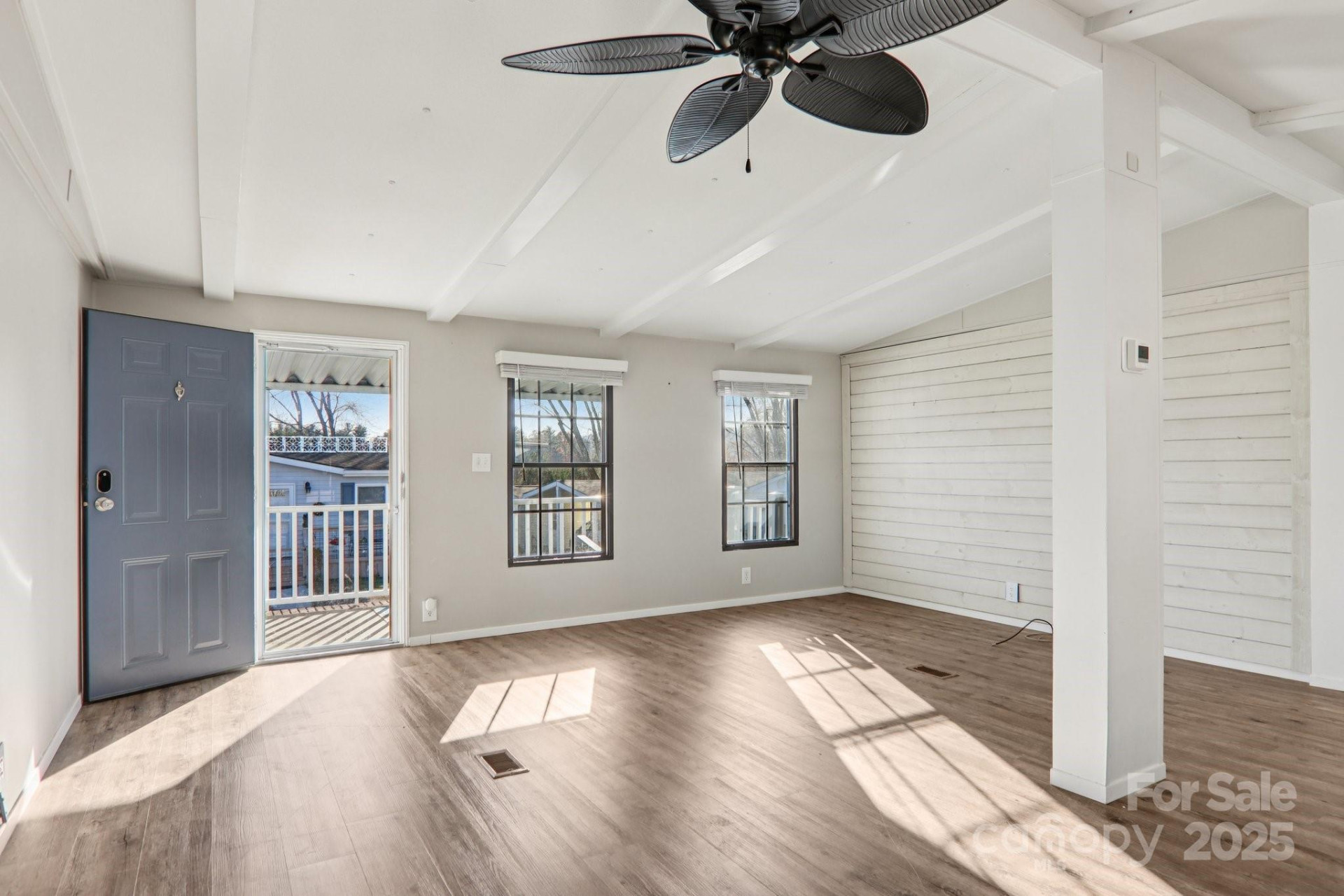 302 Meadowbrook Court - Photo 6