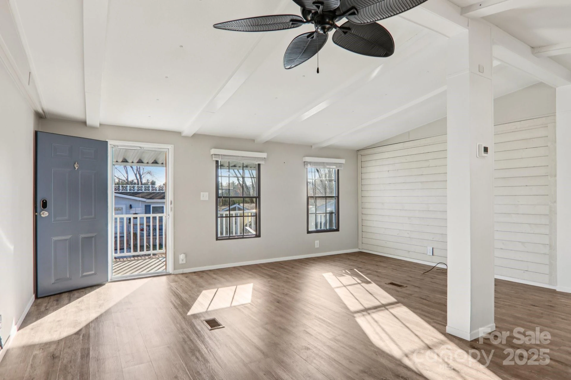 302 Meadowbrook Court - Photo 6