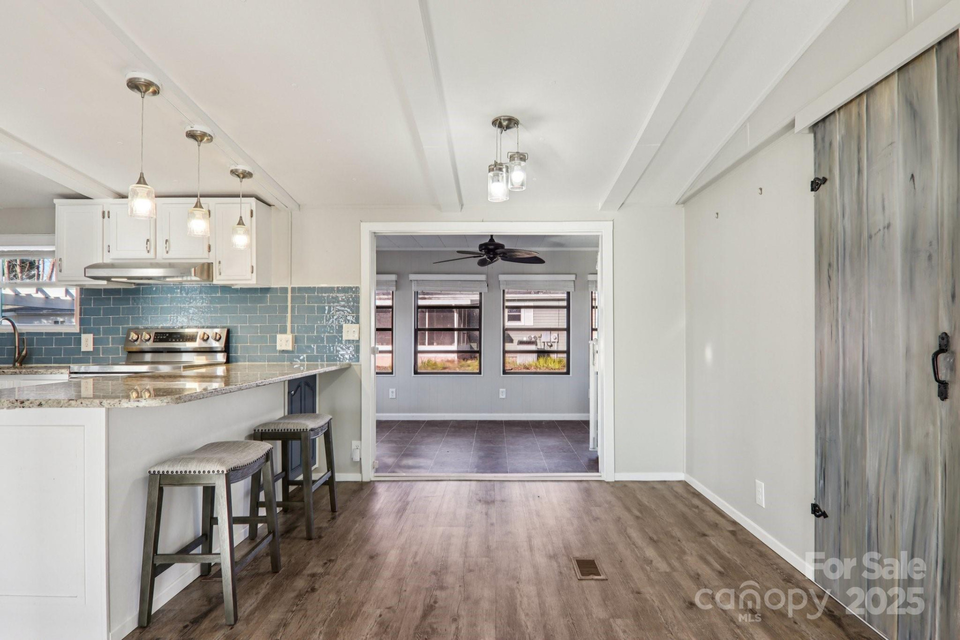 302 Meadowbrook Court - Photo 10