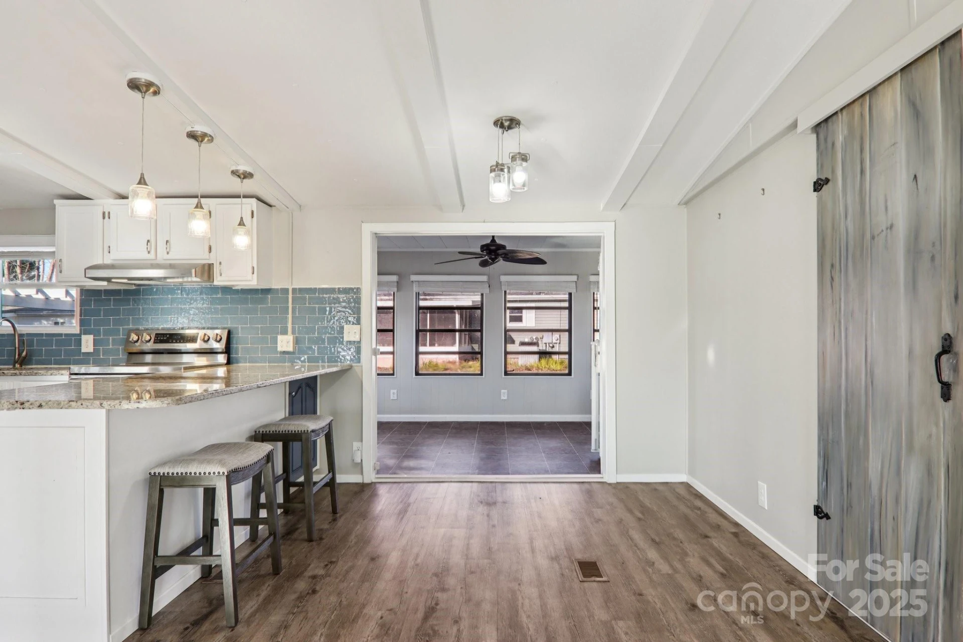 302 Meadowbrook Court - Photo 10
