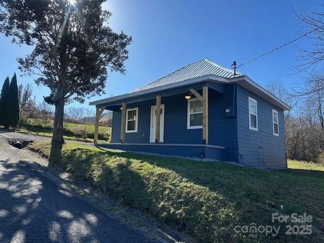 1224 Phillipsville Loop