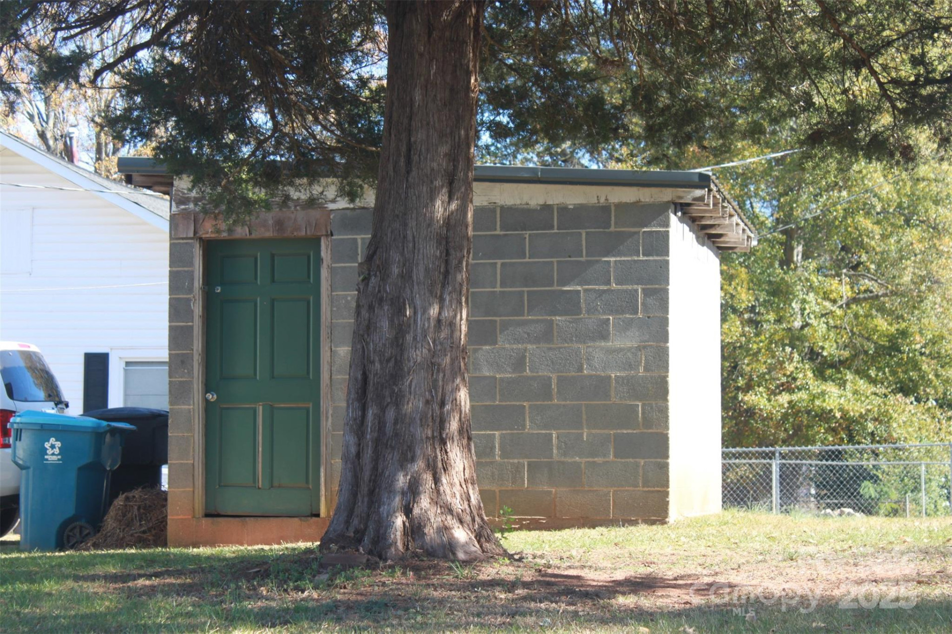 112 Eastside Drive - Photo 11