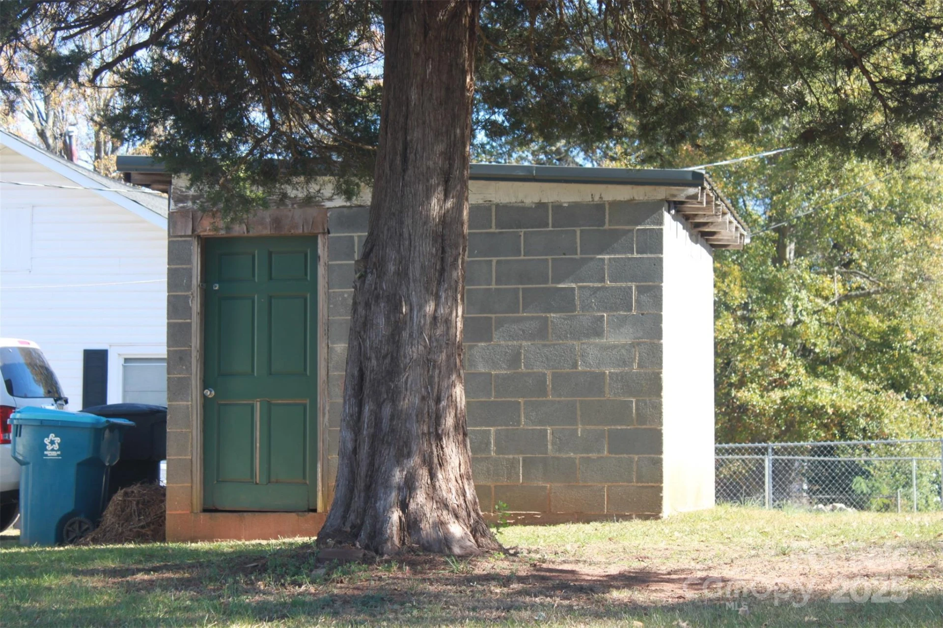 112 Eastside Drive - Photo 11