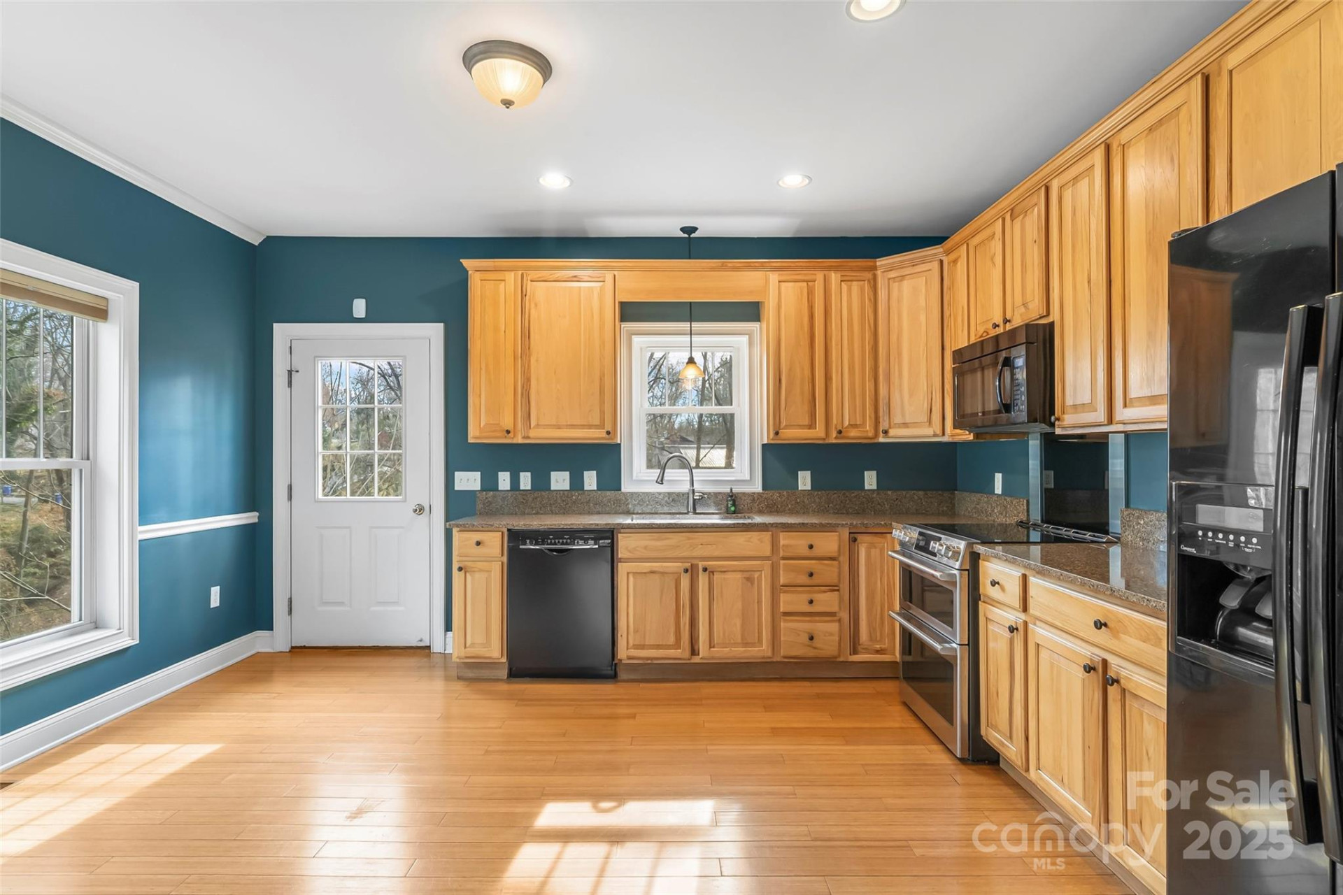 135 Courtland Avenue - Photo 5