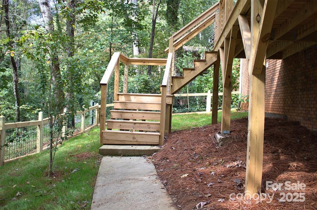 7 Angus Lane - Photo 3