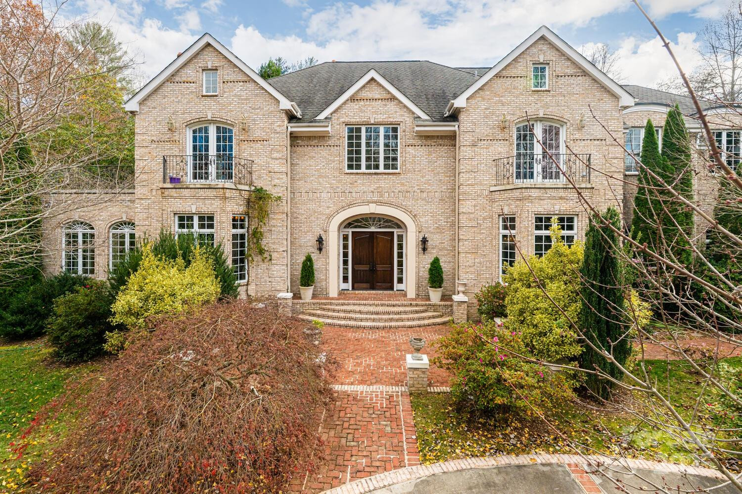 150 Rainbow View Drive