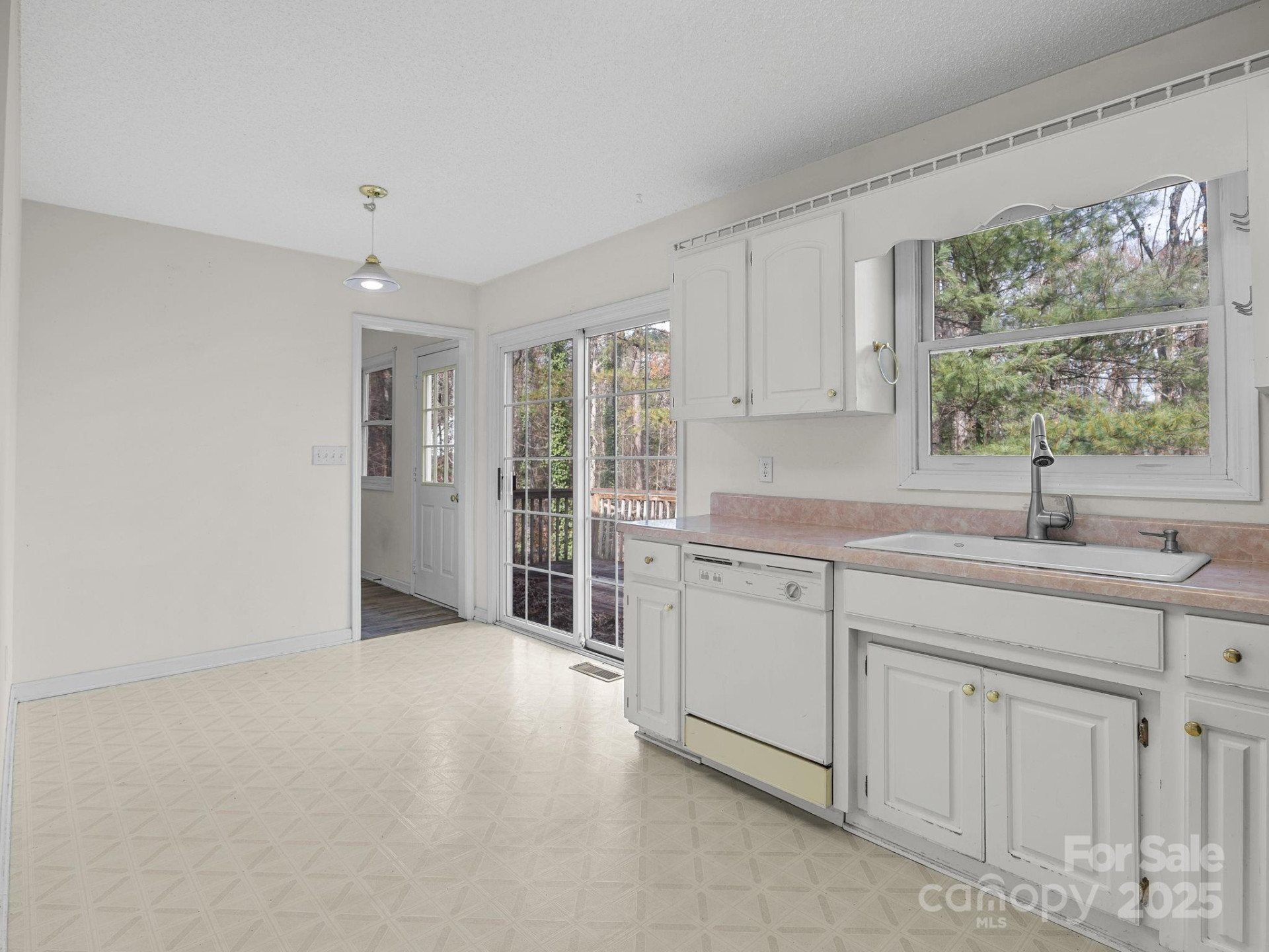 383 Woody Circle - Photo 14