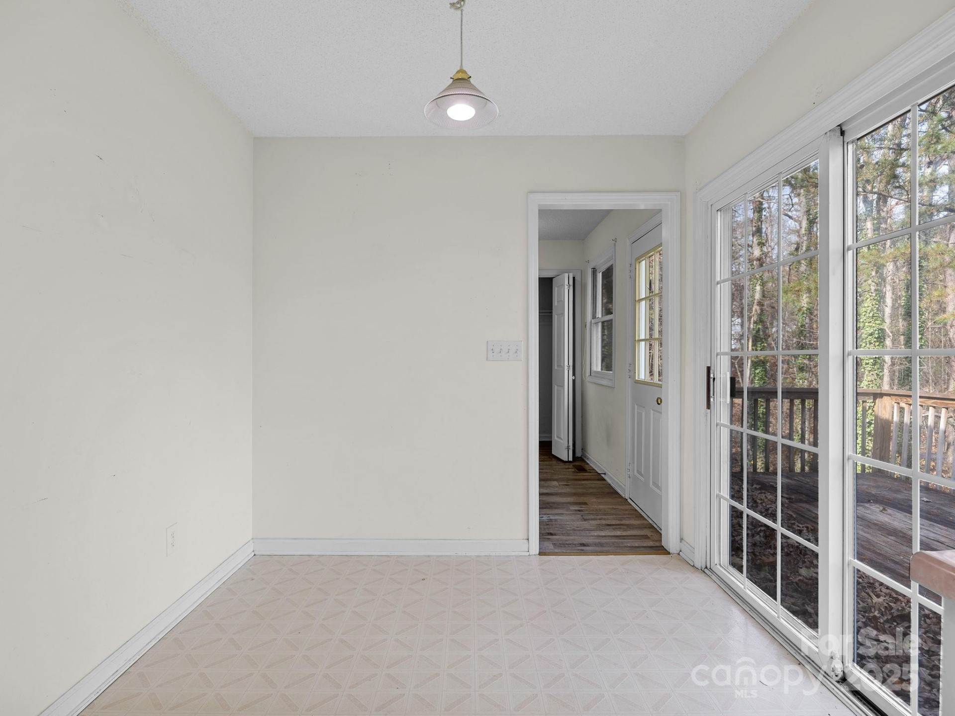 383 Woody Circle - Photo 15