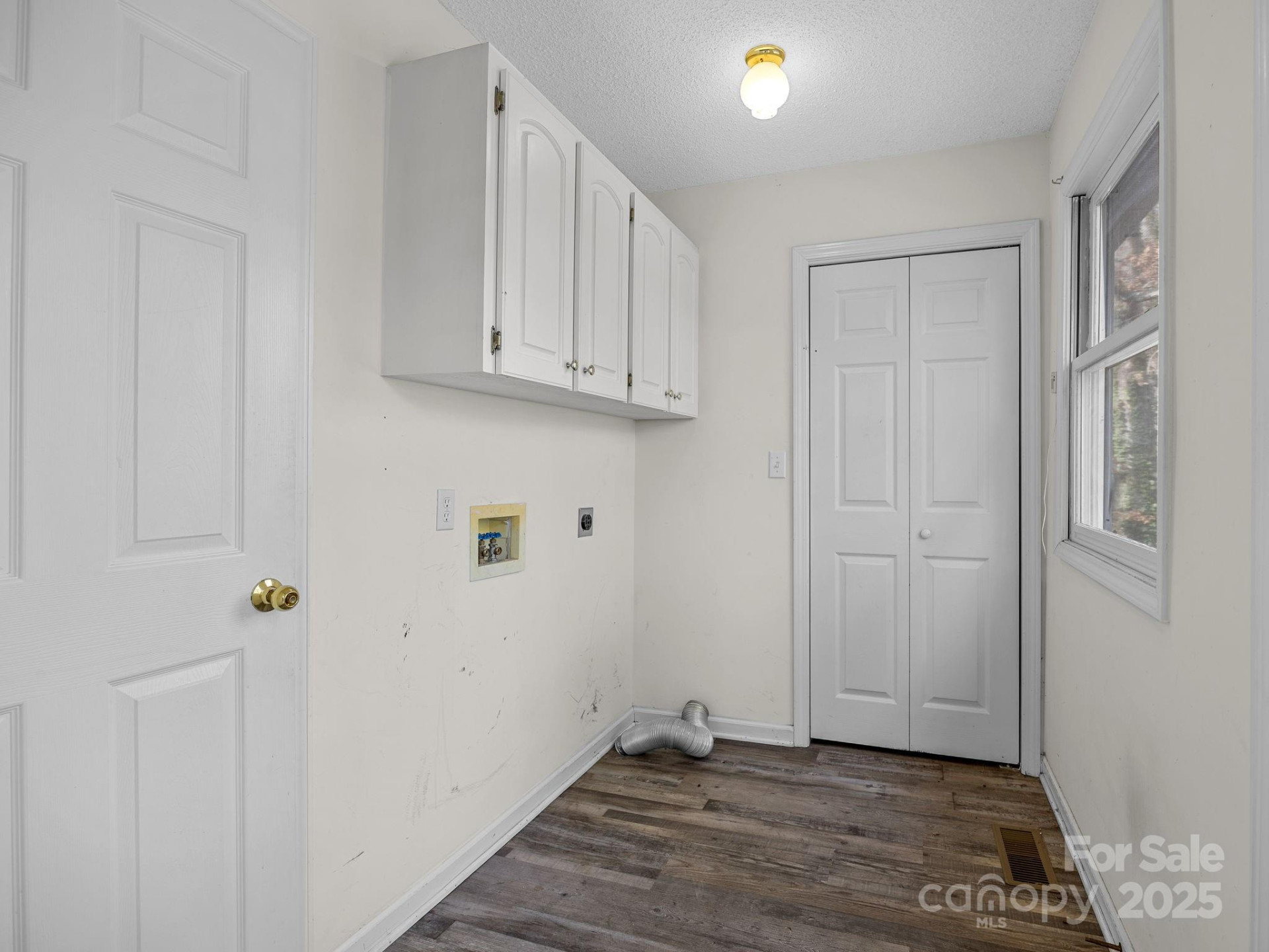 383 Woody Circle - Photo 18