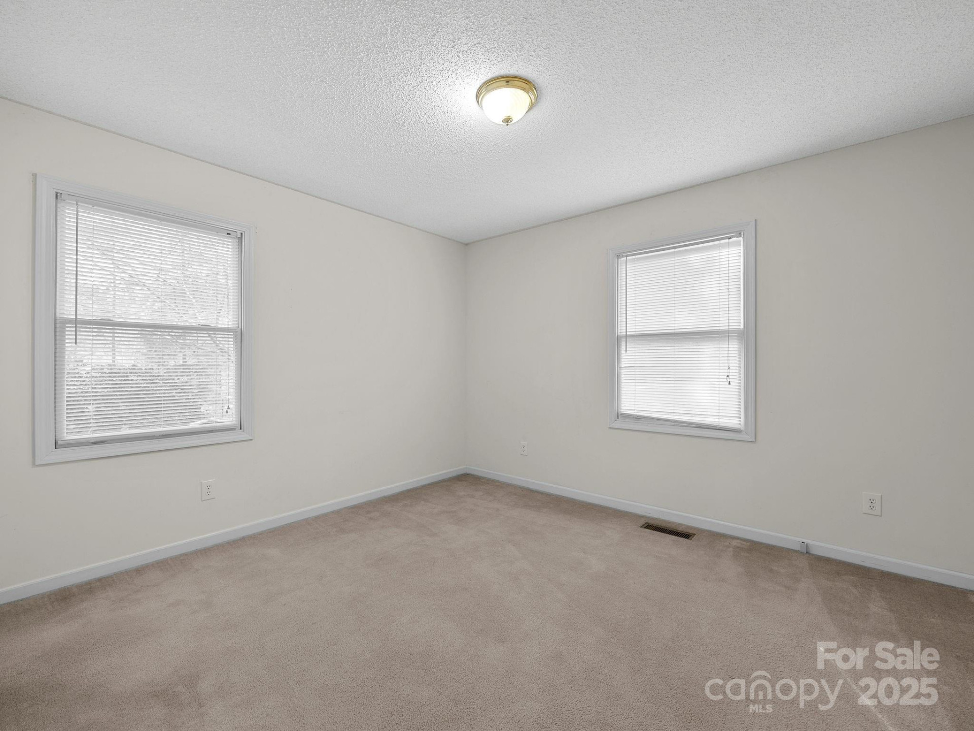 383 Woody Circle - Photo 23