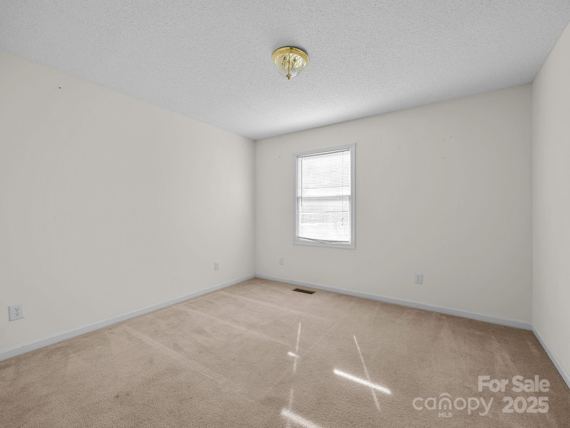 383 Woody Circle - Photo 26