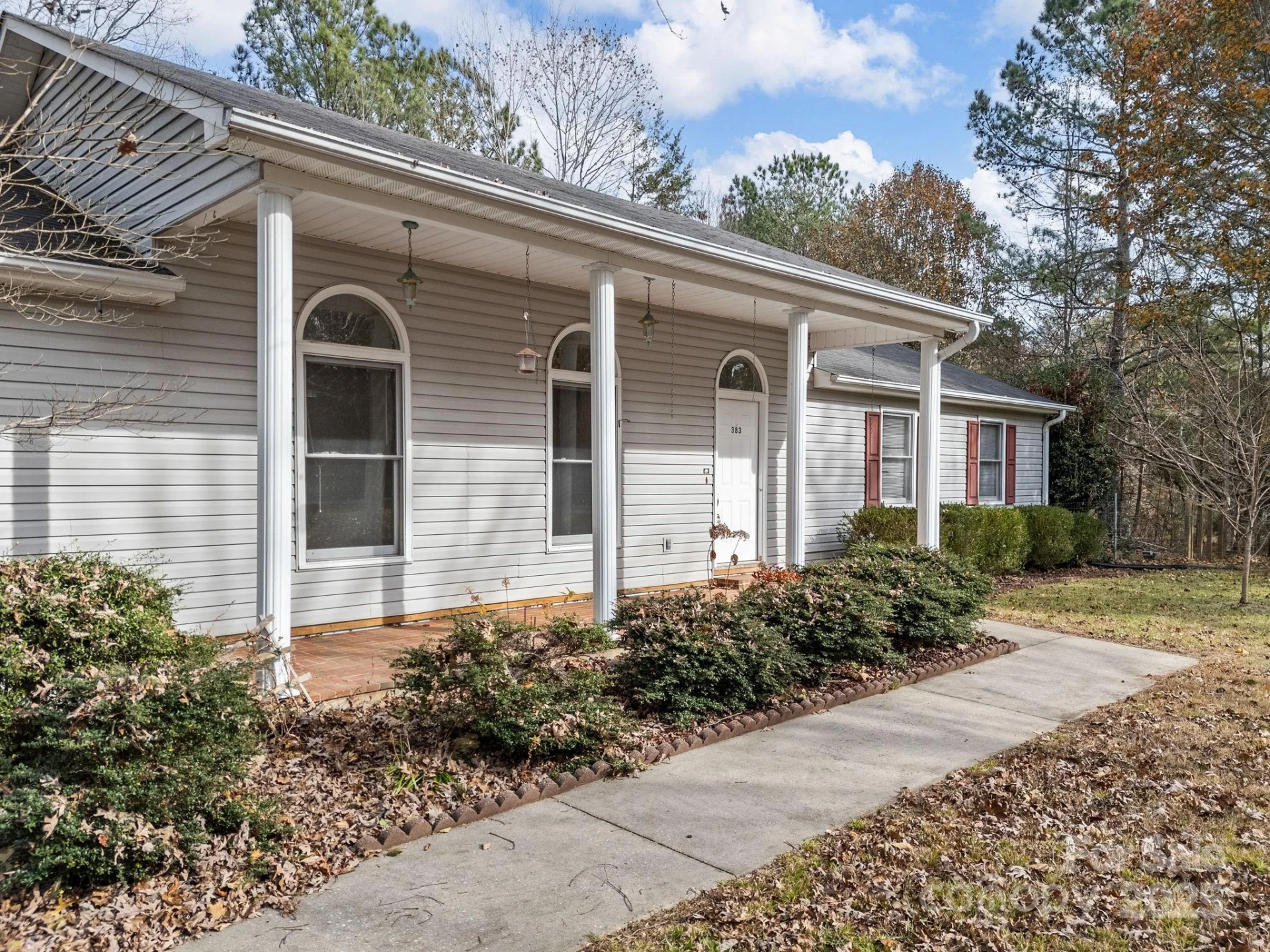 383 Woody Circle - Photo 4