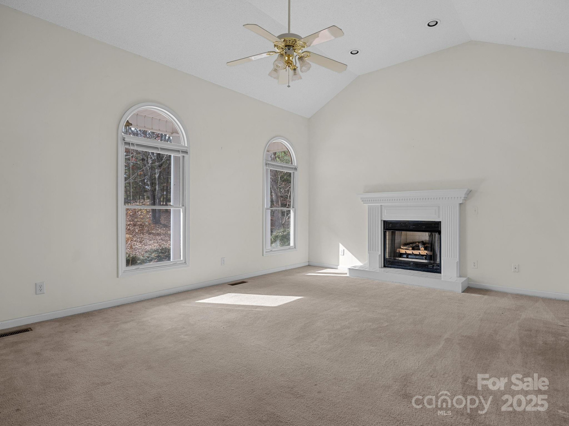 383 Woody Circle - Photo 9