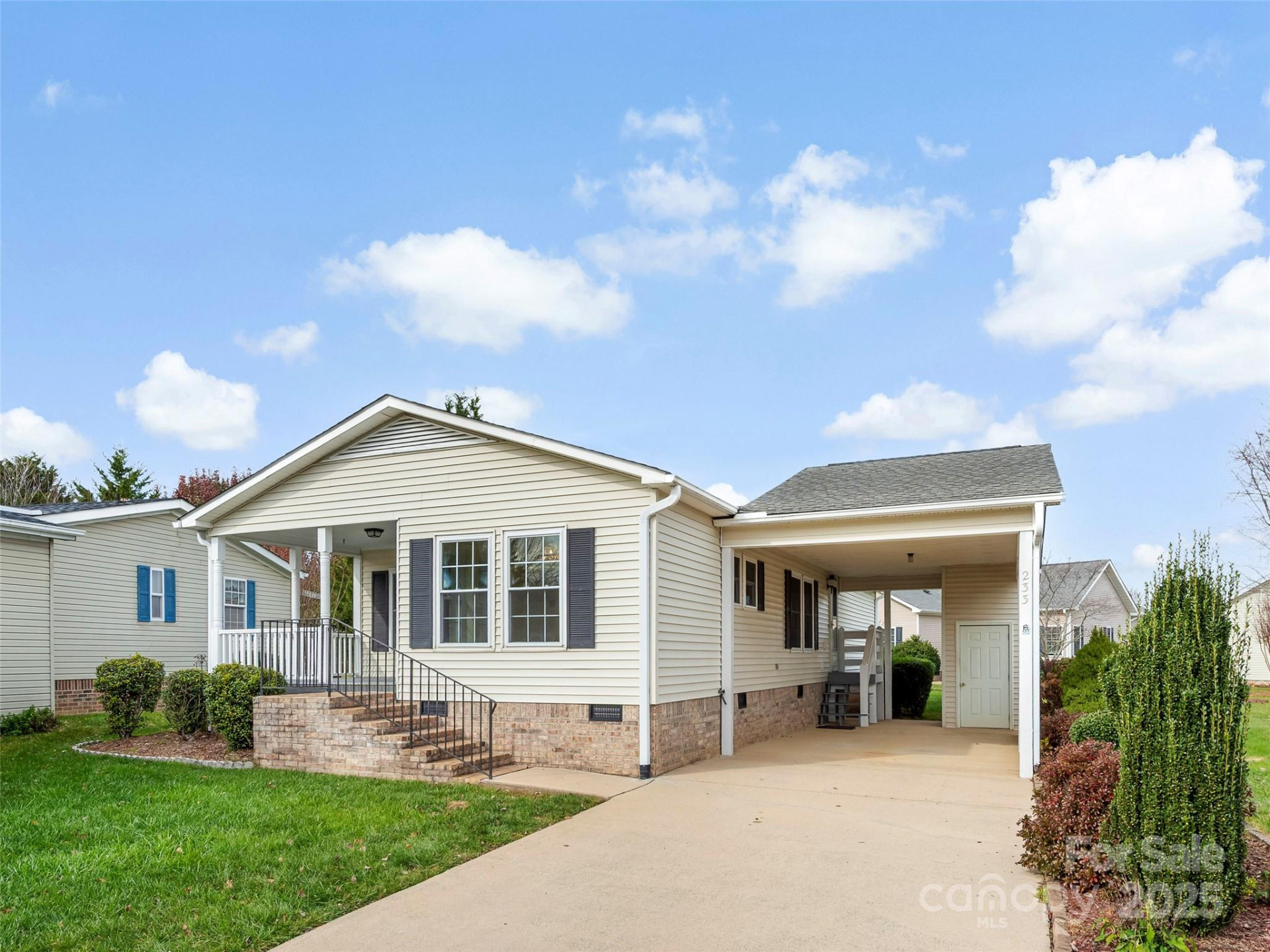 233 White Ash Circle - Photo 2