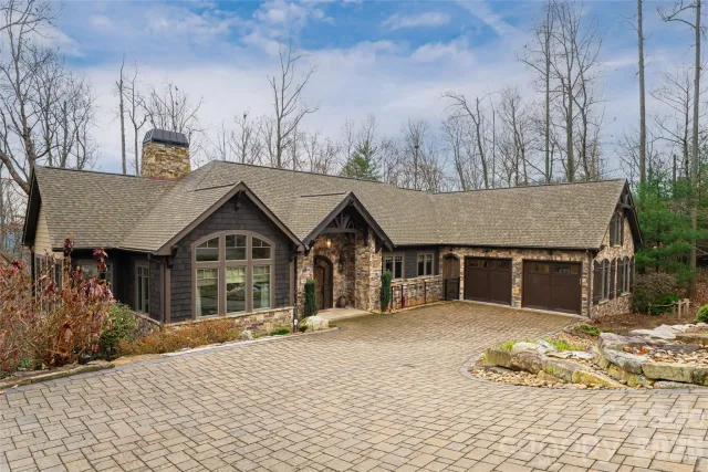 2 Cherokee Orchard Court, Fairview, NC, 28730