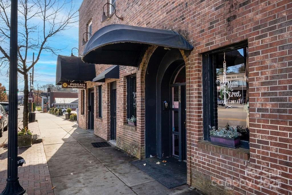 100 Main Street - Photo 2