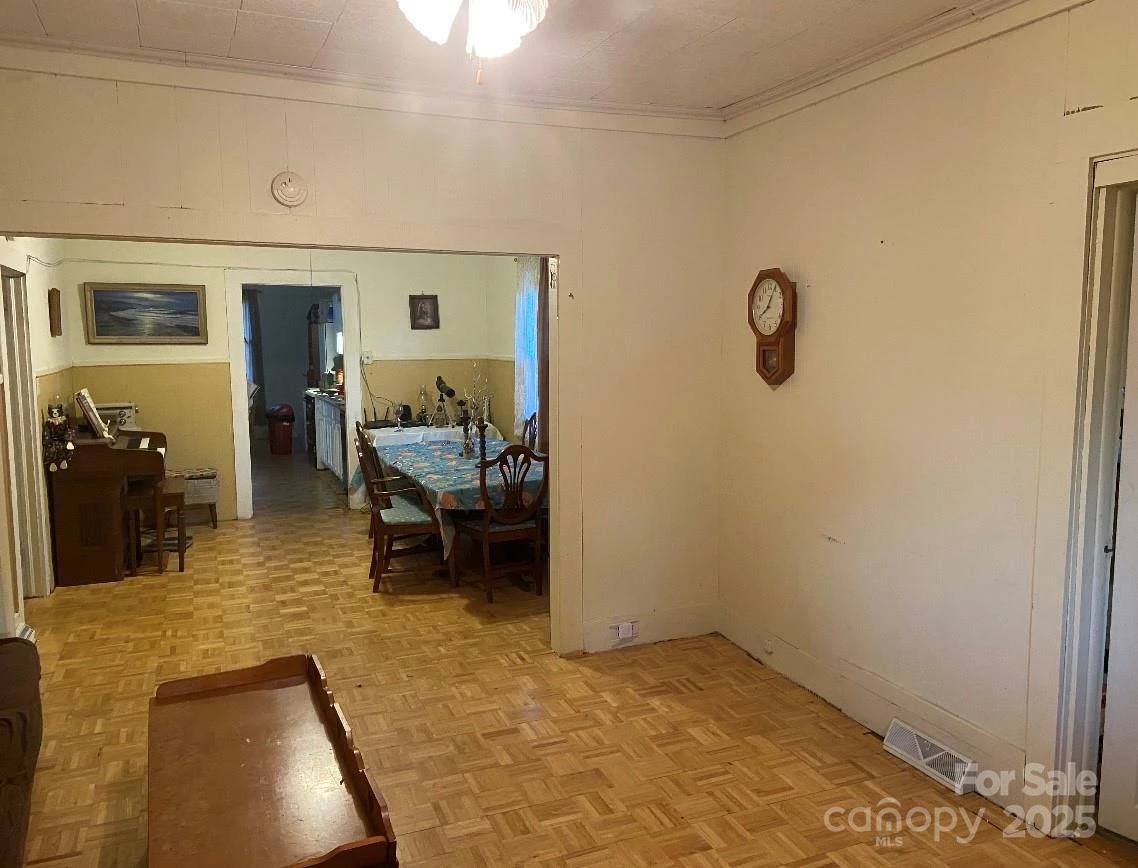 25 Highland Street - Photo 8