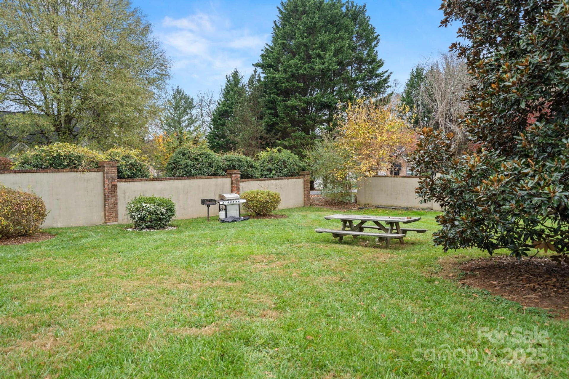 27 Capri Lane #15-D - Photo 4