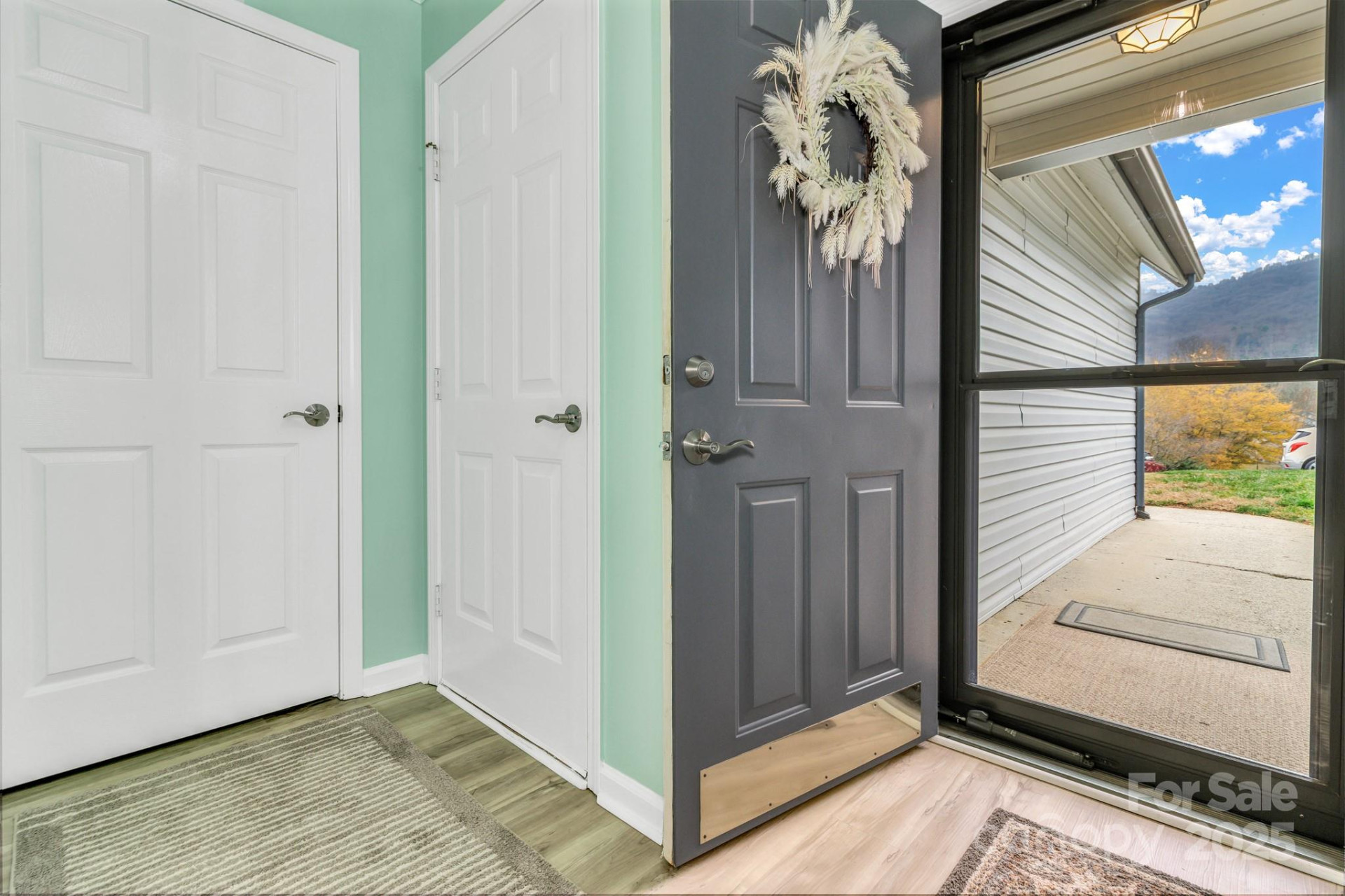 121 Cimarron Drive - Photo 2