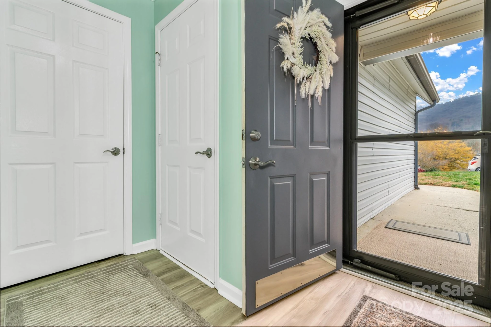 121 Cimarron Drive - Photo 2