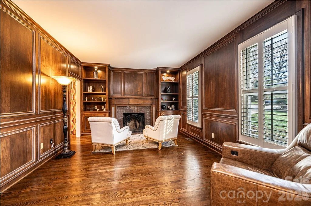 560 20th Avenue Court - Photo 18