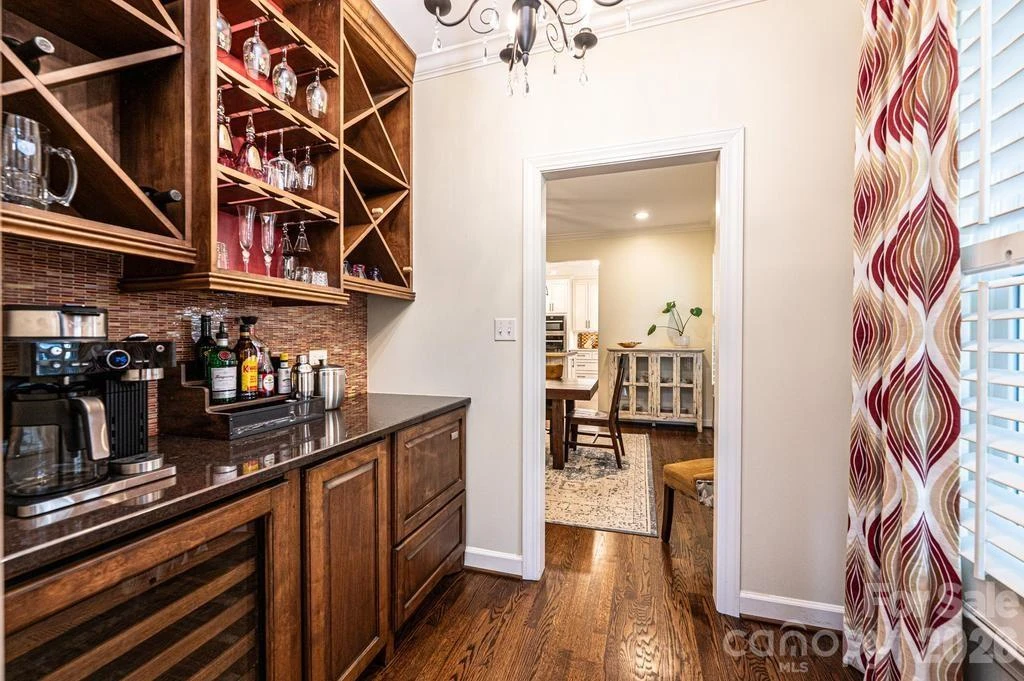 560 20th Avenue Court - Photo 19
