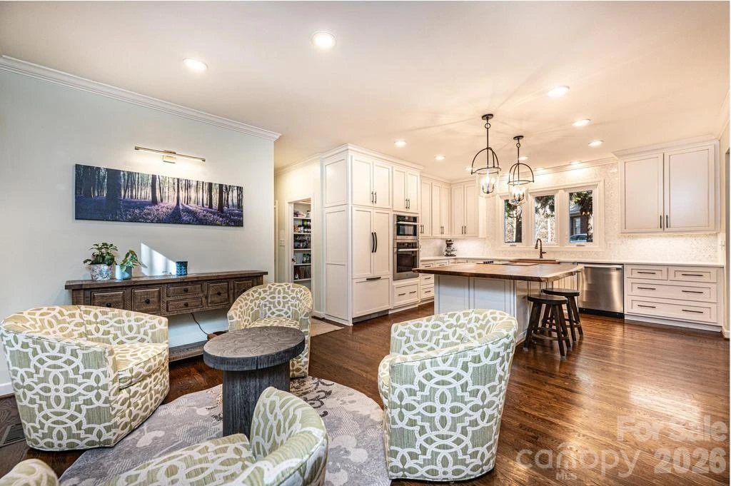 560 20th Avenue Court - Photo 3